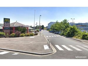 Box Boussy St Antoine Face zone commerciale