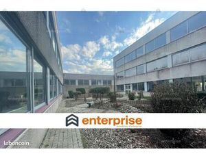 Bureaux 1 300 m²