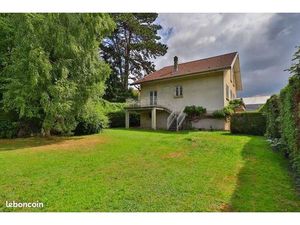 Maison 10 pièces 216 m²