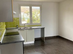 Beau T3 + bureau avec balcon – centre de La Possession