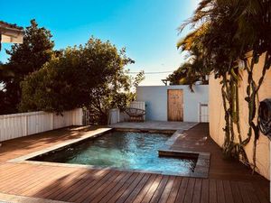 Maison familiale rénovée de 180m² avec piscine et vue mer