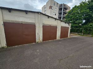 Lots 3 garages