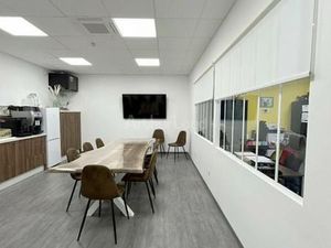 Local bureaux 253 m²