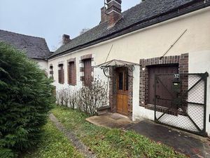 Fermette sur terrain clos avec grange