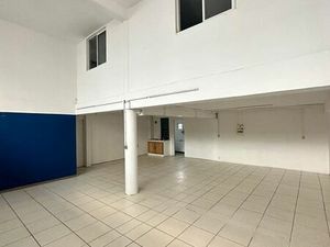 Local commercial 150 m² – Centre-ville
