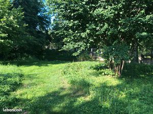 Terrain de loisir en bord de rivière