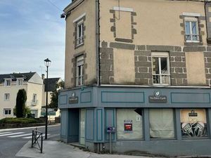 À louer local co bel emplacement