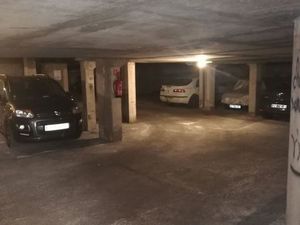 Vente parking moto victoire