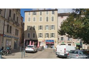 Loue local commercial / bureau  centre ville Cahors