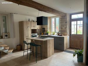 Maison 2 chambres sur 378m²