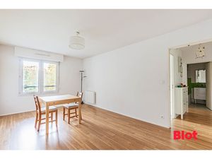 A vendre appartement type 2 - 1 ch  cave  stationnement  ascenseur