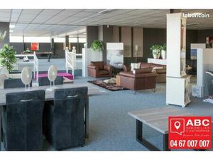 Local commercial 830 m²