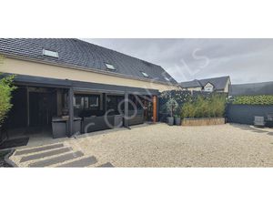 En plein coeur de Pacy-sur-Eure  maison entièrement rénovée a