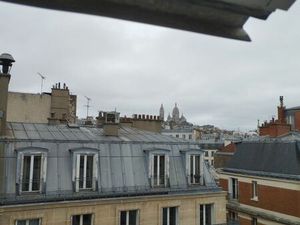 Studette meublée Paris 9eme 6eme étage vue sur sacré cœur r
