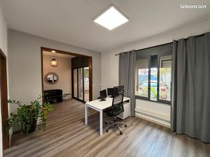 Bureaux Prets à l'emploi en Tres bon état