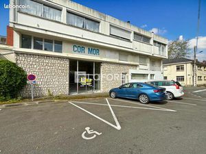 Local commercial 267 m²