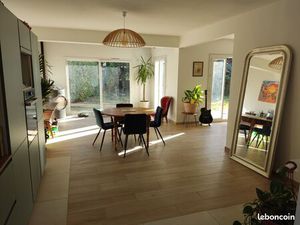 Grande maison rénovée meublée 4 chambres quartier Jouveau St Ruf