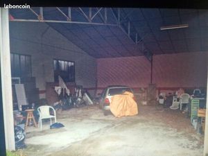 Garages vides pour stationnement camping car