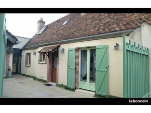 Maison meublée centre ville de sens avec cour et jardin