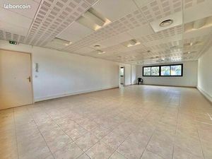 Bureaux 63 m²