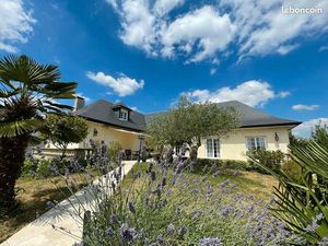 Maison 8 pièces 300 m²