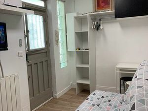 Studette   Triangle d’or  Paris 8eme