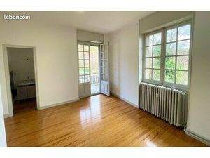 LOCAL PROFESSIONNEL 16m2 1er étage+balcon à louer