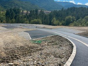 Terrains a vendre 1500m2 commune bevons 04200