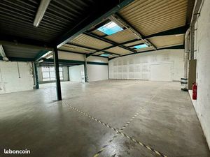 Local bureaux 466 m²