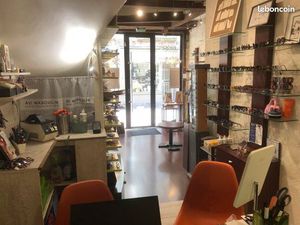 Tours Hyper centre  local commercial avec cuisine