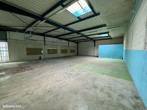 Local d'activité 418 m²