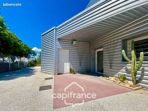 Local bureaux 792 m²