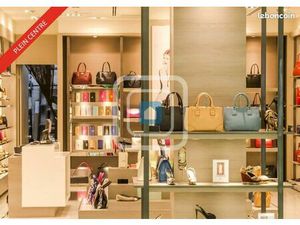 Local commercial 300 m²