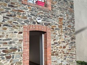 Granville en exclusivité petite maison en pierres avec jardin à rénover