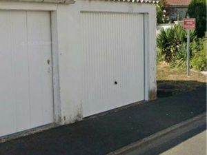 Location box  garage