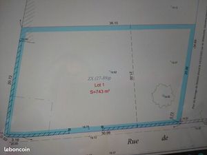 Terrain 743 m2