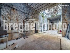 Local commercial 75015