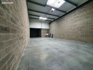 Local d'activité 5 704 m²