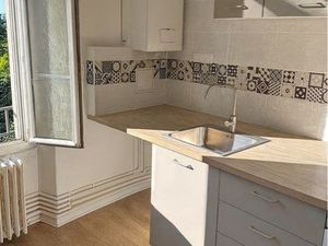 Spacieux T3 traversant de 90 m² avec balcon  sans vis-à-vis et belle hauteur sous plafond 