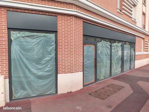 À LOUER Local commercial premium – 62 m² – Grande vitrine (8 m)