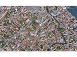 Vends terrains construits