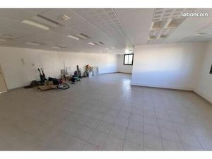 Bureaux 72 m²