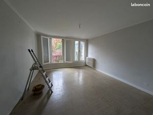 Rare en centre-ville T3 de 60 m² + Cellier 15 m² + Parking – Étage – Éligible Denormandie