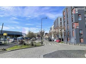 Local industriel 871 m²