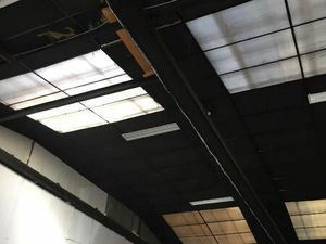 Local industriel 330 m²