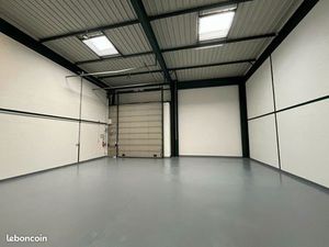 Local d'activité 378 m²
