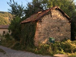Cabanon en pierres sur terrain constructible Hautes-Alpes