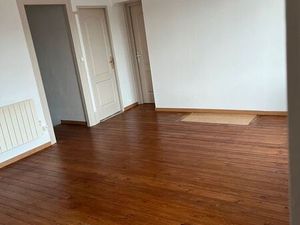 T4 rénové de 75 m²  lumineux et fonctionnel au cœur de Saint-Germer-de-Fly