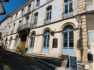 2 étages Bâtiment historique