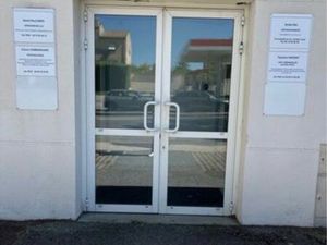 Bureau dans cabinet paramédical